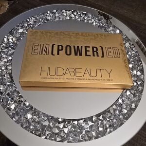 Huda Beauty EMPOWERED EYESHADOW PALETTE